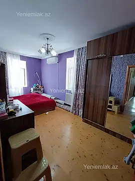 Satılır 2 otaqlı köhnə tikili 95 m²
