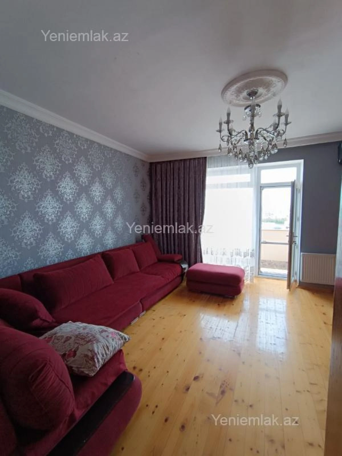 Satılır 2 otaqlı köhnə tikili 95 m²