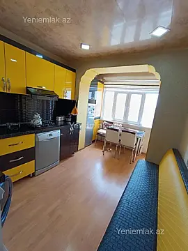 Satılır 2 otaqlı köhnə tikili 95 m² — Sumqayıt, 8-ci mikrorayon 2 otaq 95.00 m²