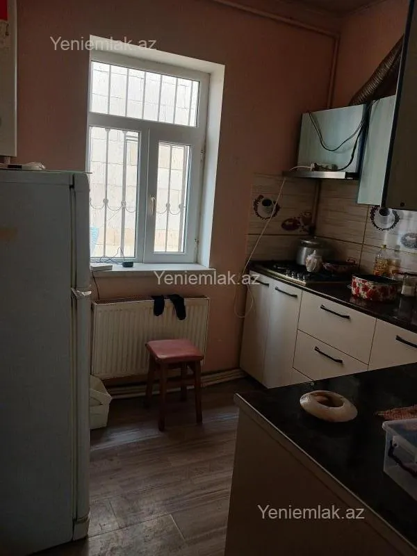 Satılır 1 otaqlı köhnə tikili 40 m²