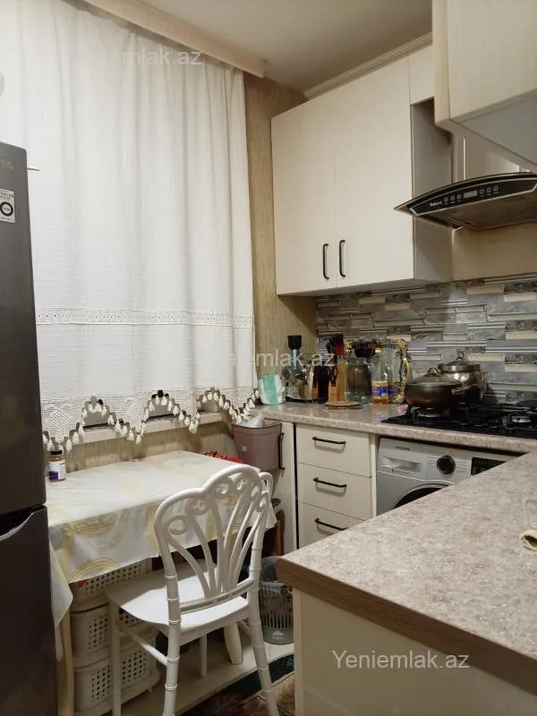 Satılır 2 otaqlı köhnə tikili 40 m²