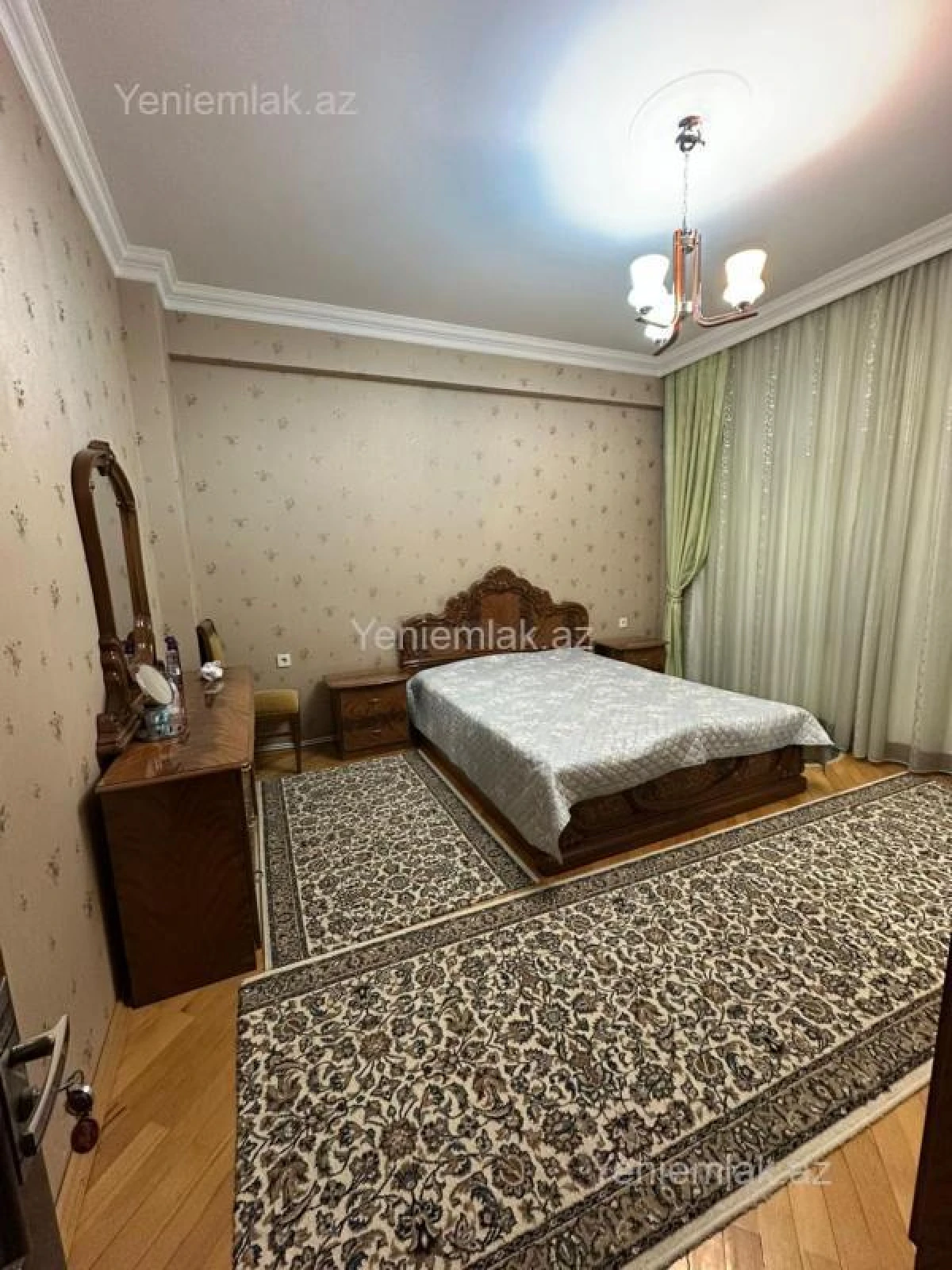 Satılır 3 otaqlı yeni tikili 125 m²