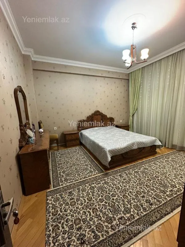 Satılır 3 otaqlı yeni tikili 125 m²