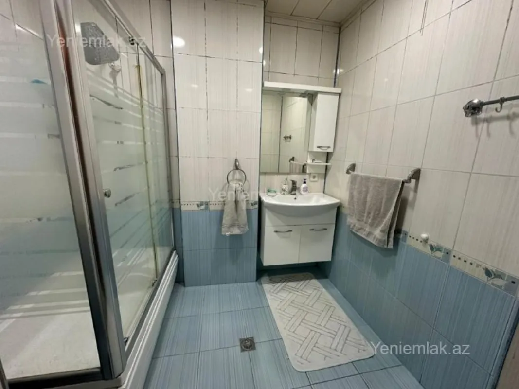 Satılır 3 otaqlı yeni tikili 125 m²