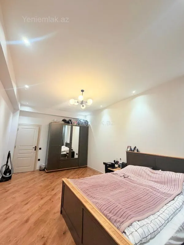 Satılır 2 otaqlı yeni tikili 76 m²