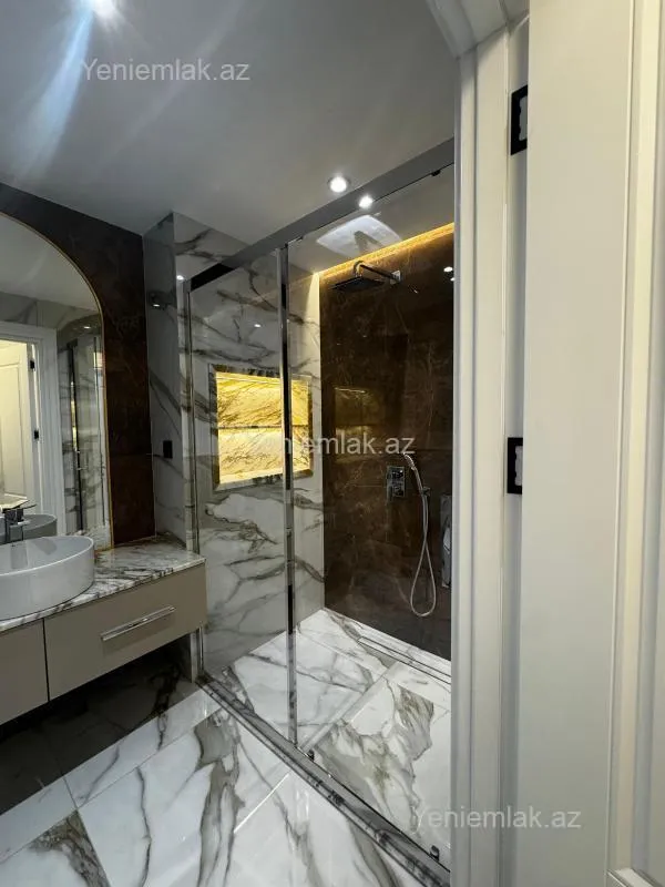 Satılır 4 otaqlı yeni tikili 168 m²