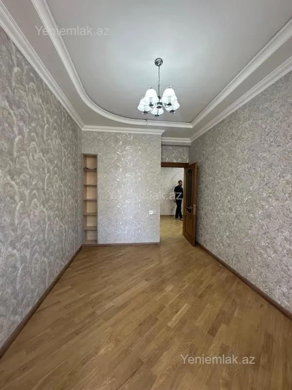Satılır 3 otaqlı yeni tikili 95 m²
