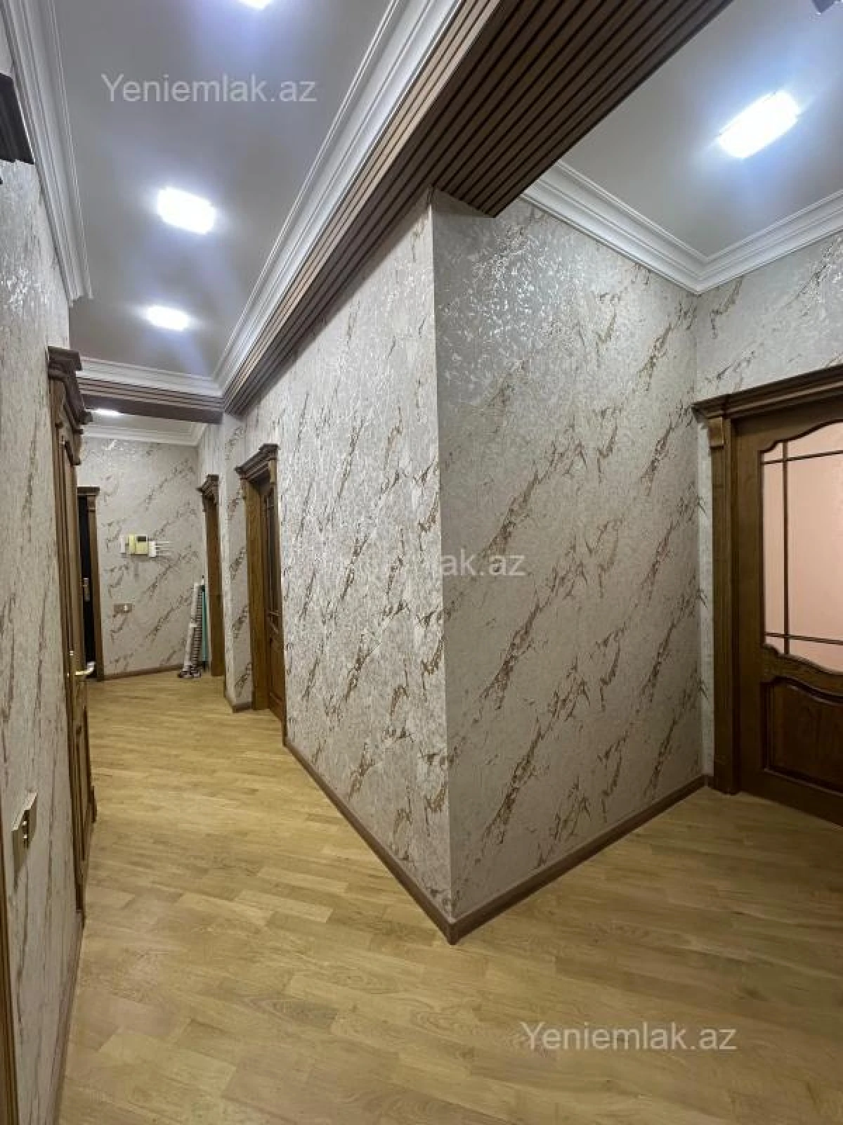 Satılır 3 otaqlı yeni tikili 95 m²