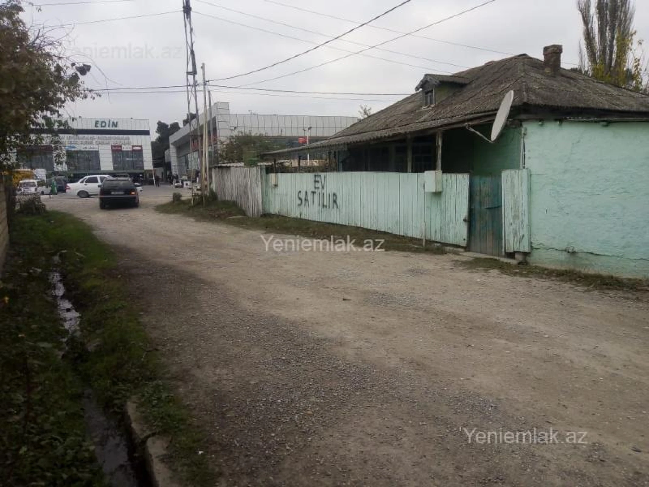 Satılır 3 otaqlı həyət evi 600 m²