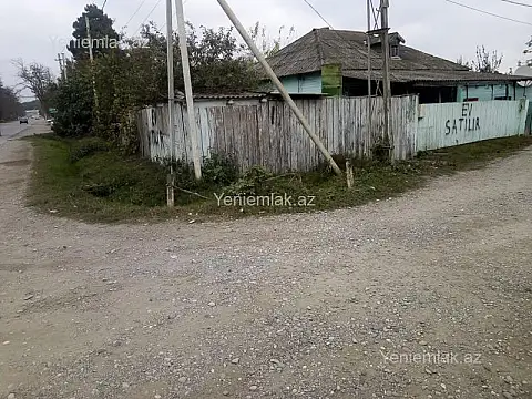 Satılır 3 otaqlı həyət evi 600 m²