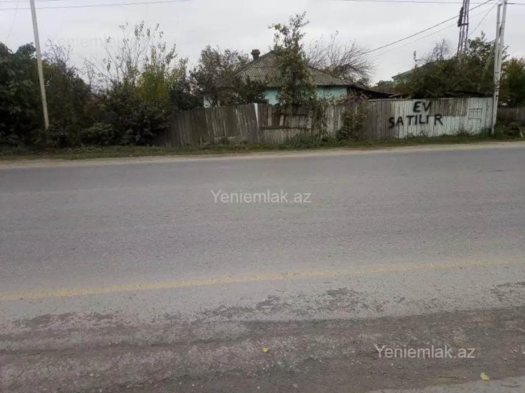 Satılır 3 otaqlı həyət evi 600 m²