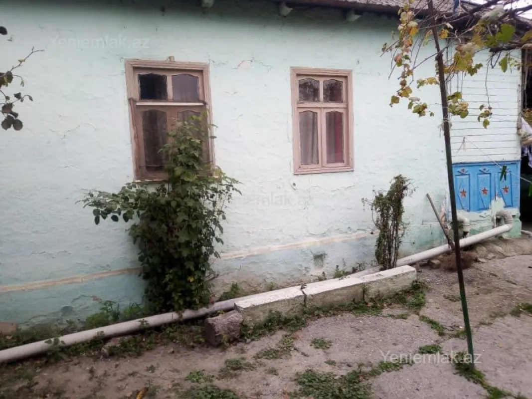 Satılır 3 otaqlı həyət evi 600 m²