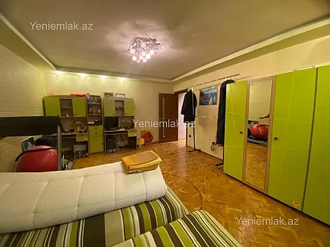 Satılır 3 otaqlı köhnə tikili 110 m²