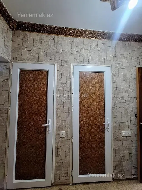 Satılır 3 otaqlı köhnə tikili 75 m²