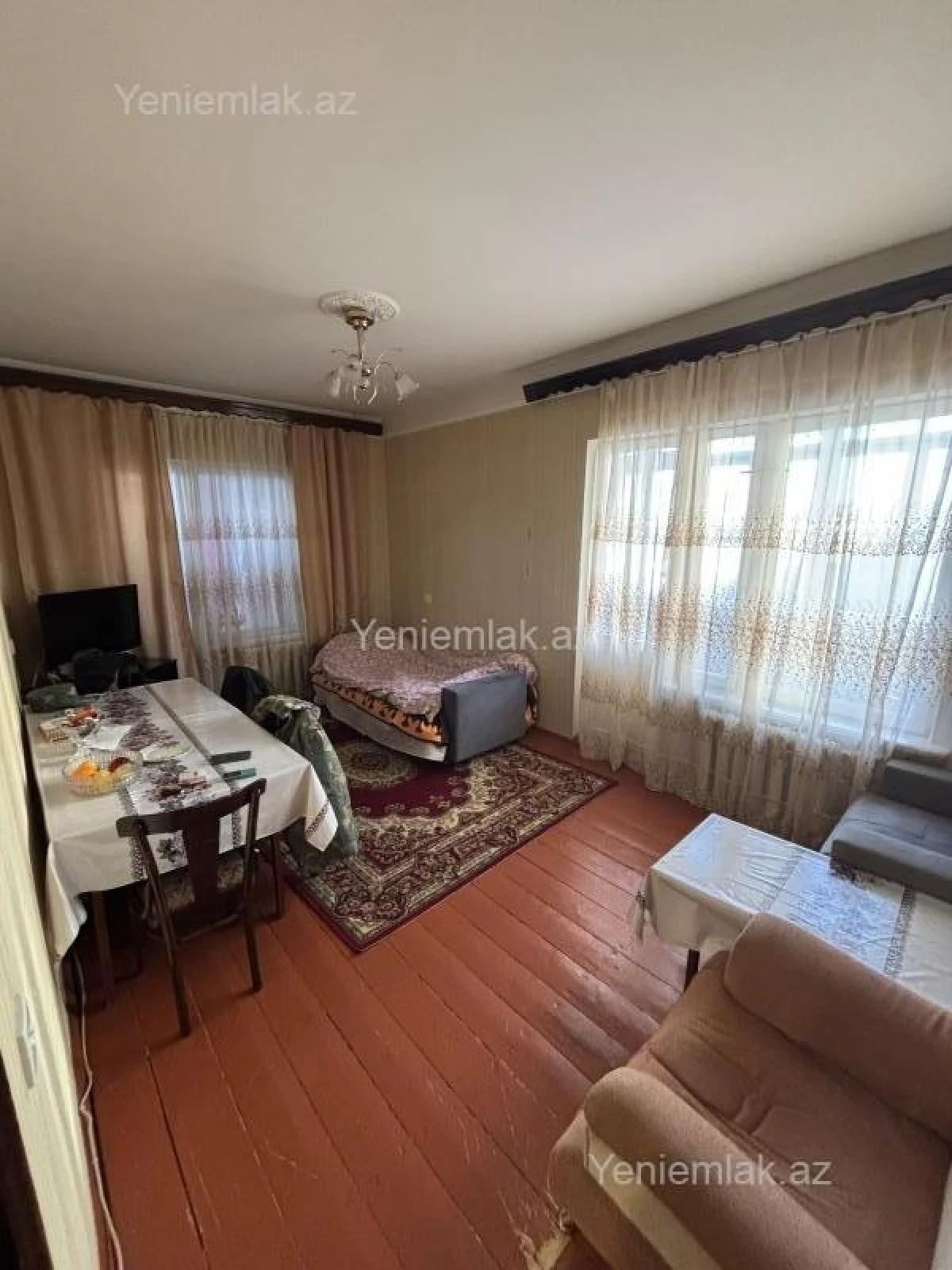 Satılır 2 otaqlı köhnə tikili 55 m²