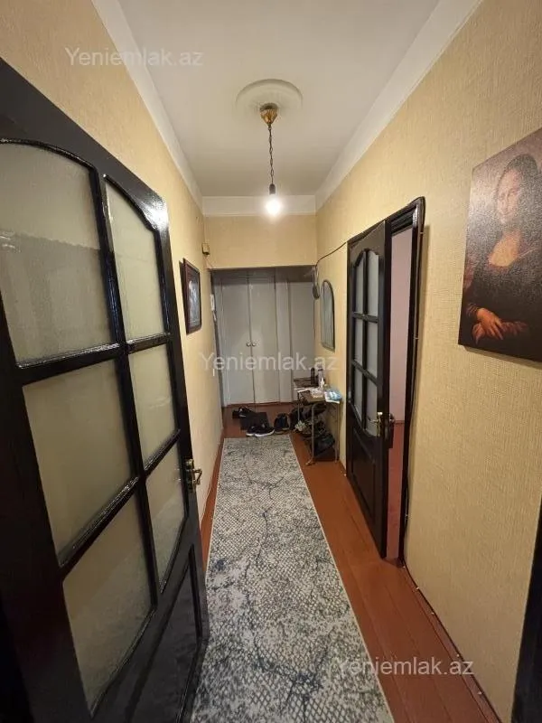 Satılır 2 otaqlı köhnə tikili 55 m²