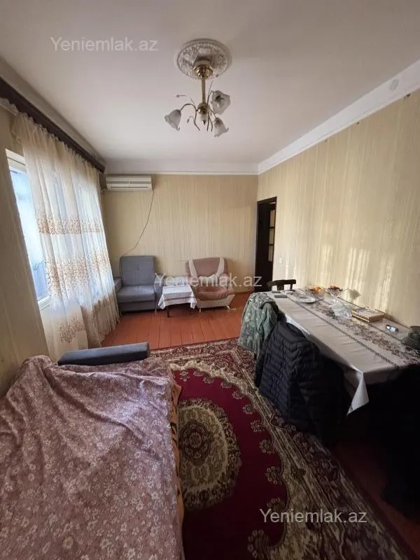 Satılır 2 otaqlı köhnə tikili 55 m²