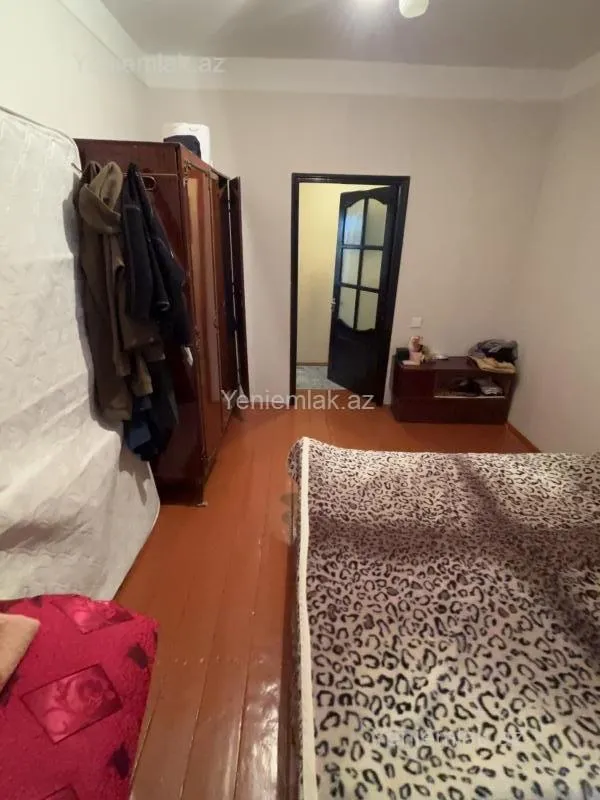 Satılır 2 otaqlı köhnə tikili 55 m²