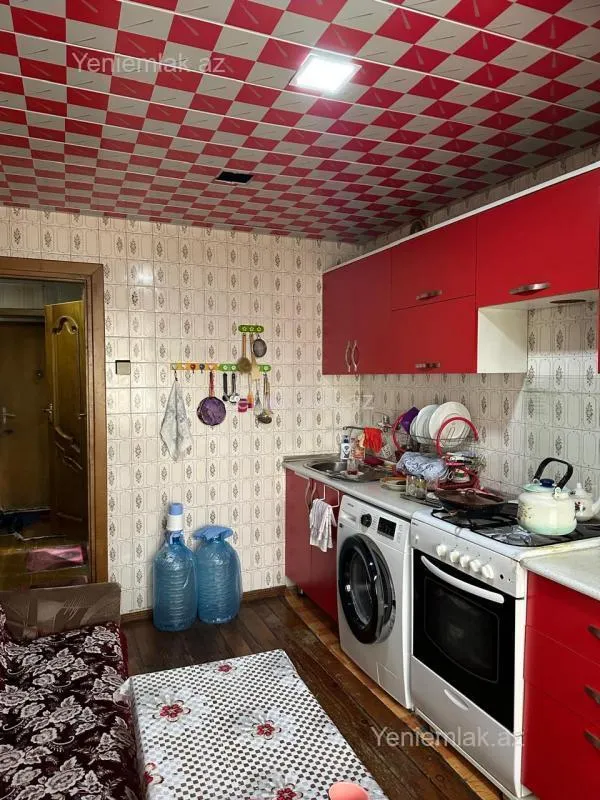 Satılır 4 otaqlı köhnə tikili 92 m²