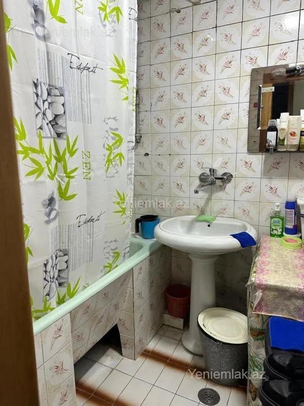 Satılır 4 otaqlı köhnə tikili 92 m²