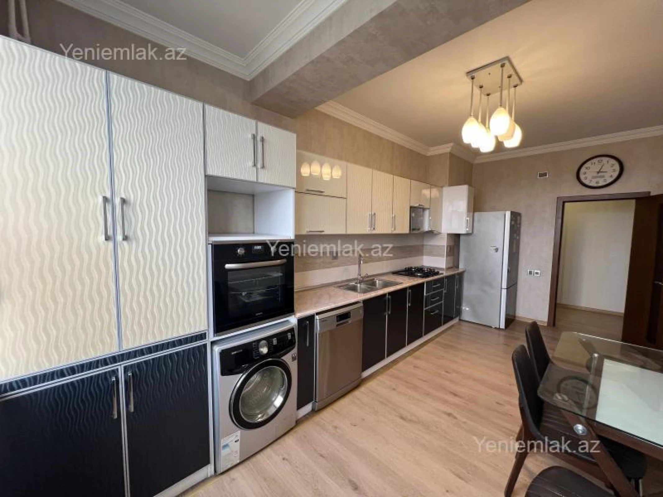 Satılır 3 otaqlı yeni tikili 120 m²