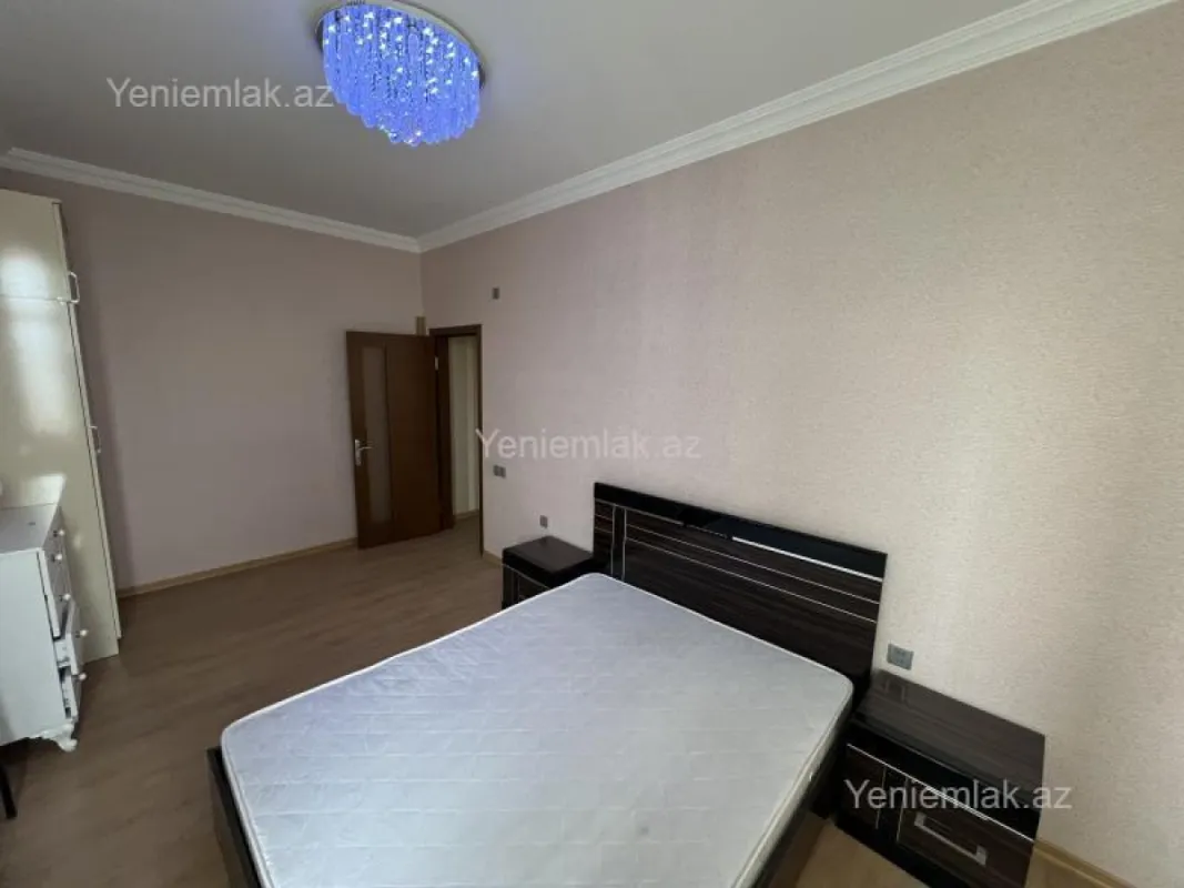 Satılır 3 otaqlı yeni tikili 120 m²