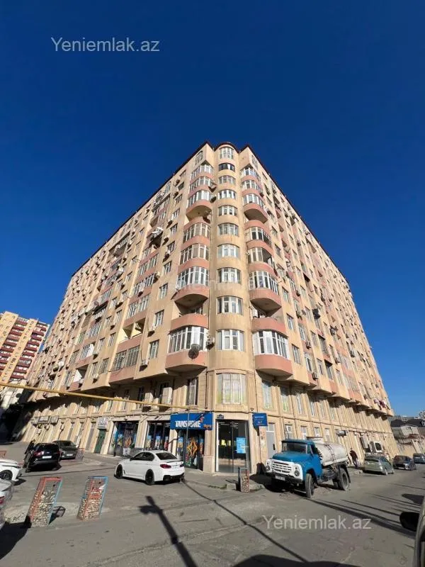 Satılır 3 otaqlı yeni tikili 120 m²