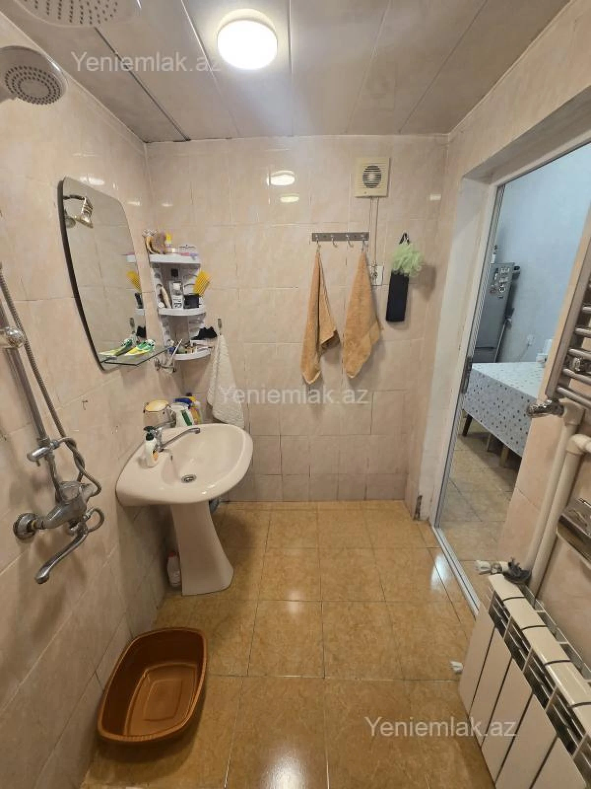 Satılır 3 otaqlı köhnə tikili 63.9 m²