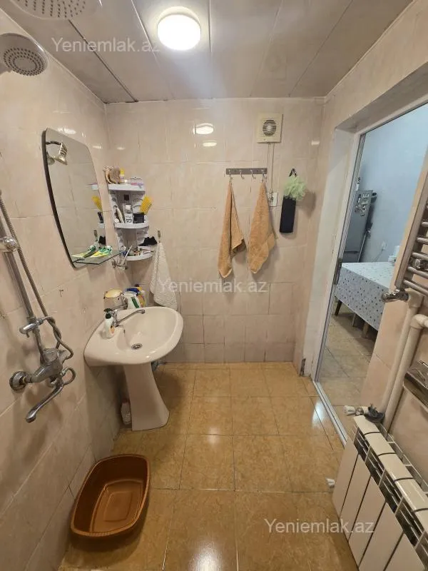 Satılır 3 otaqlı köhnə tikili 63.9 m²