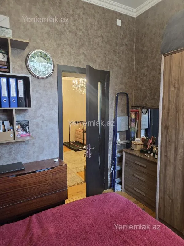 Satılır 3 otaqlı köhnə tikili 63.9 m²
