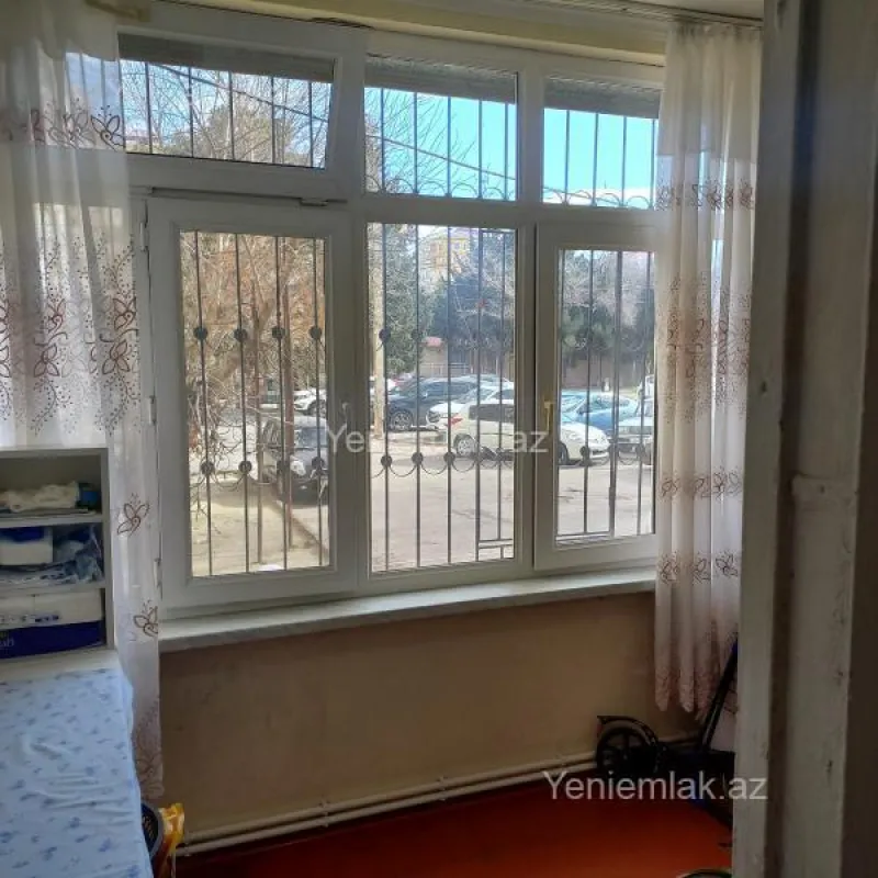 Satılır 2 otaqlı köhnə tikili 50 m²