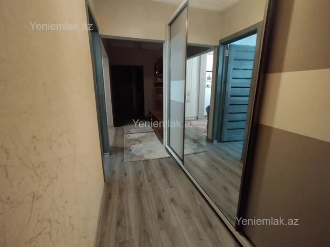 Satılır 4 otaqlı köhnə tikili 110 m²