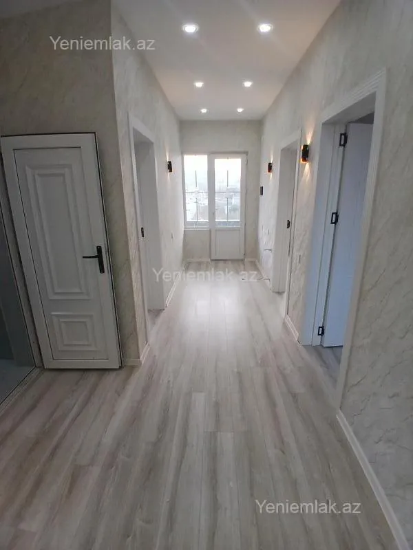 Satılır 5 otaqlı həyət evi 300 m²