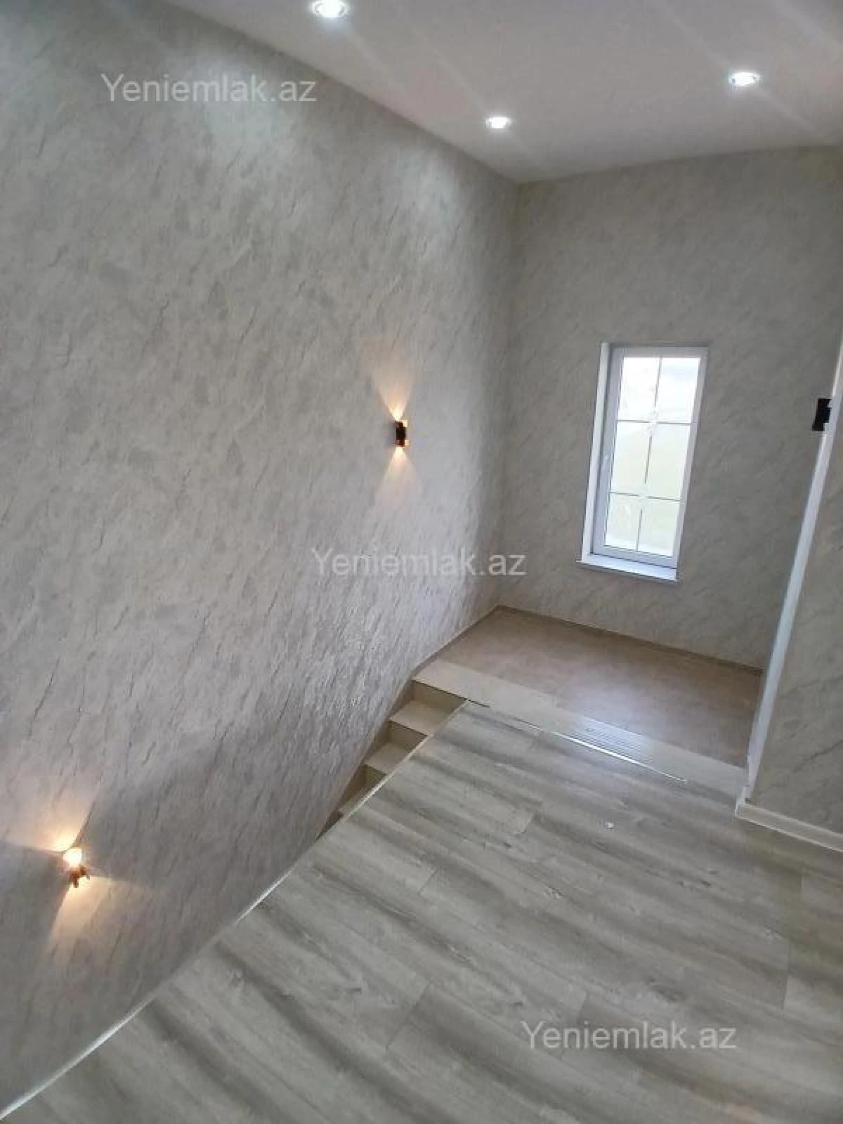 Satılır 5 otaqlı həyət evi 300 m²