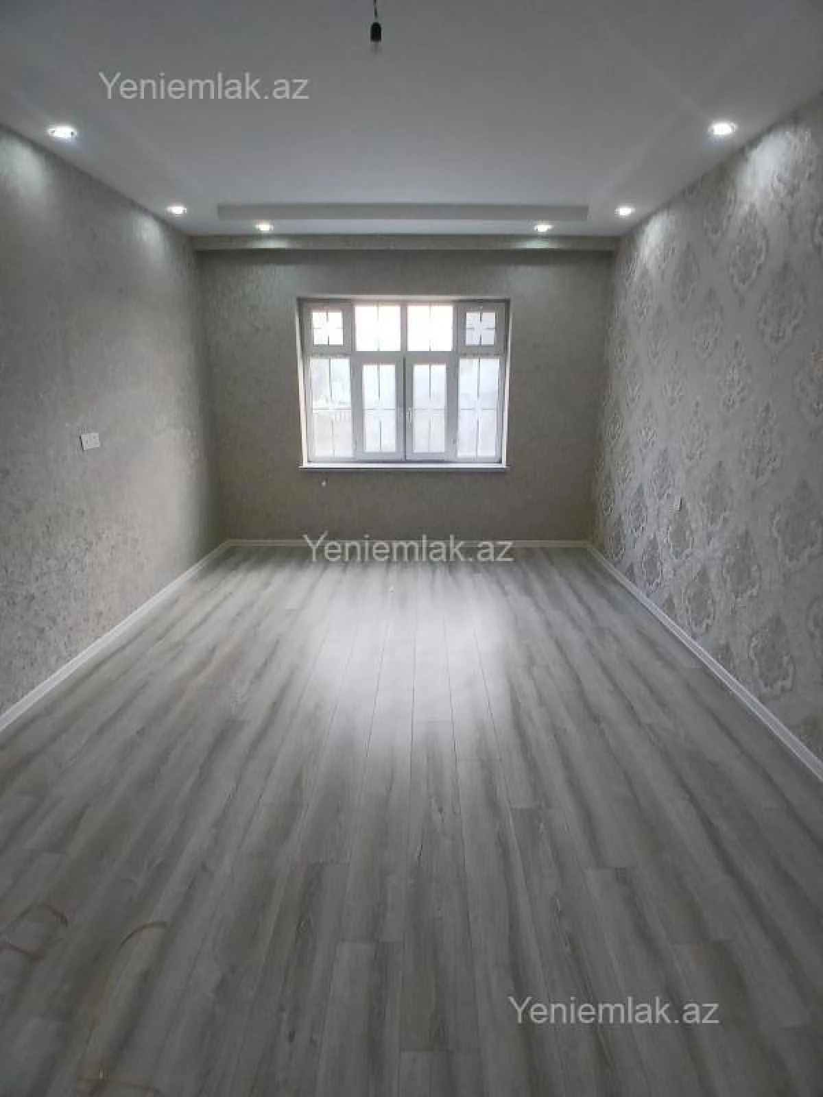 Satılır 5 otaqlı həyət evi 300 m²