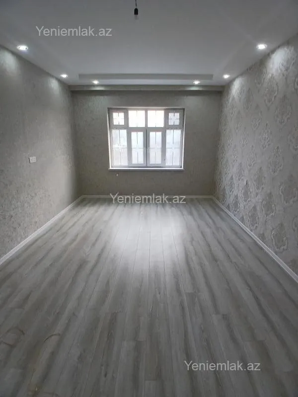 Satılır 5 otaqlı həyət evi 300 m²