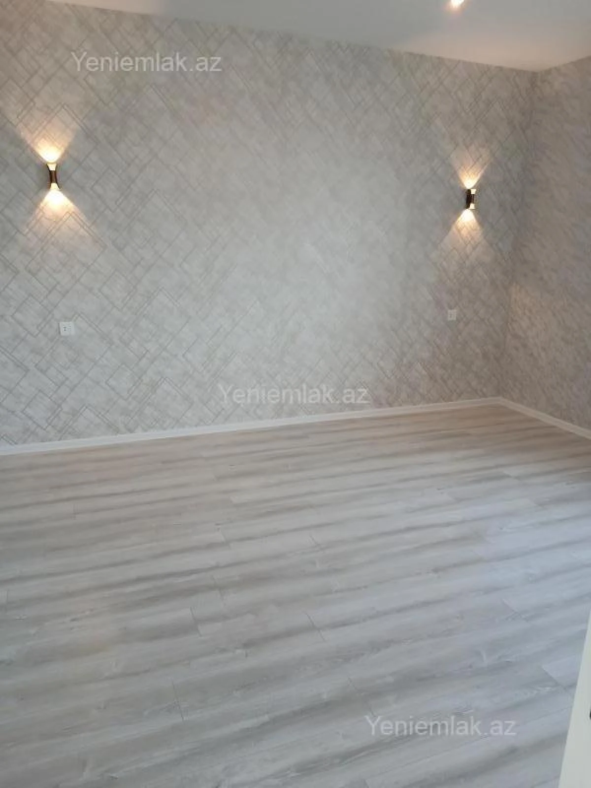 Satılır 5 otaqlı həyət evi 300 m²