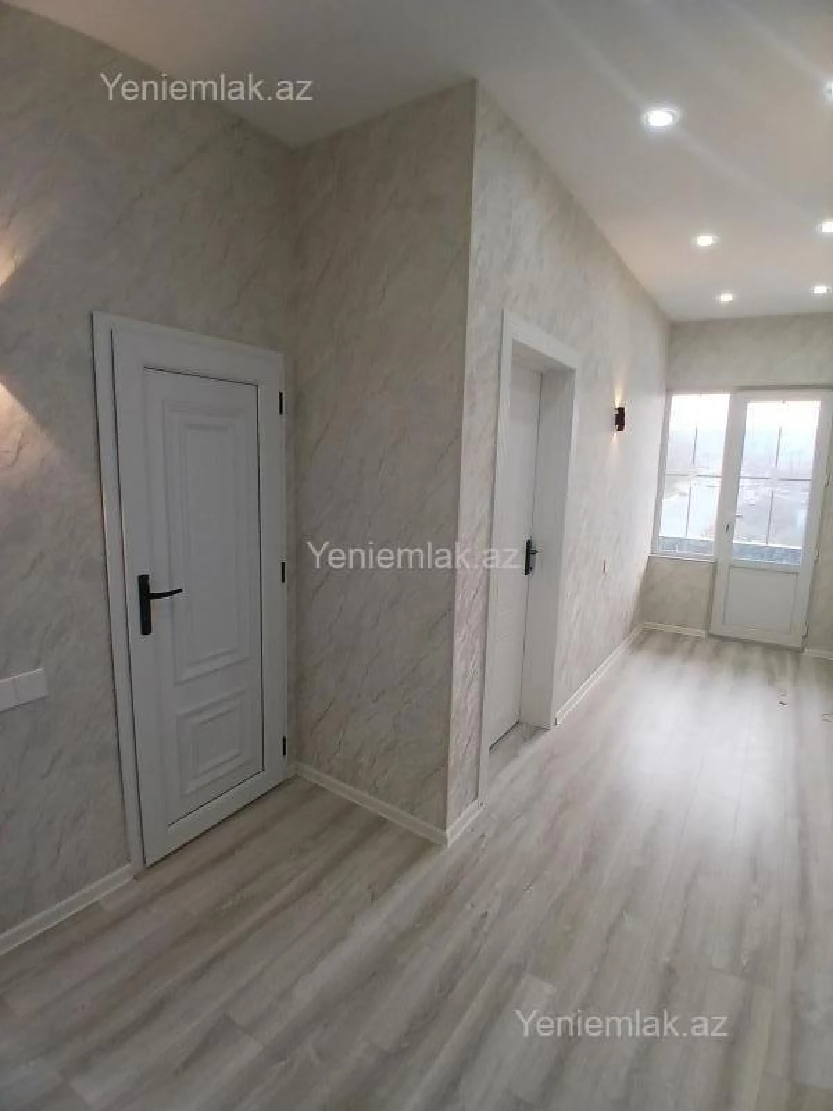 Satılır 5 otaqlı həyət evi 300 m²