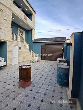 Satılır 5 otaqlı həyət evi 300 m²