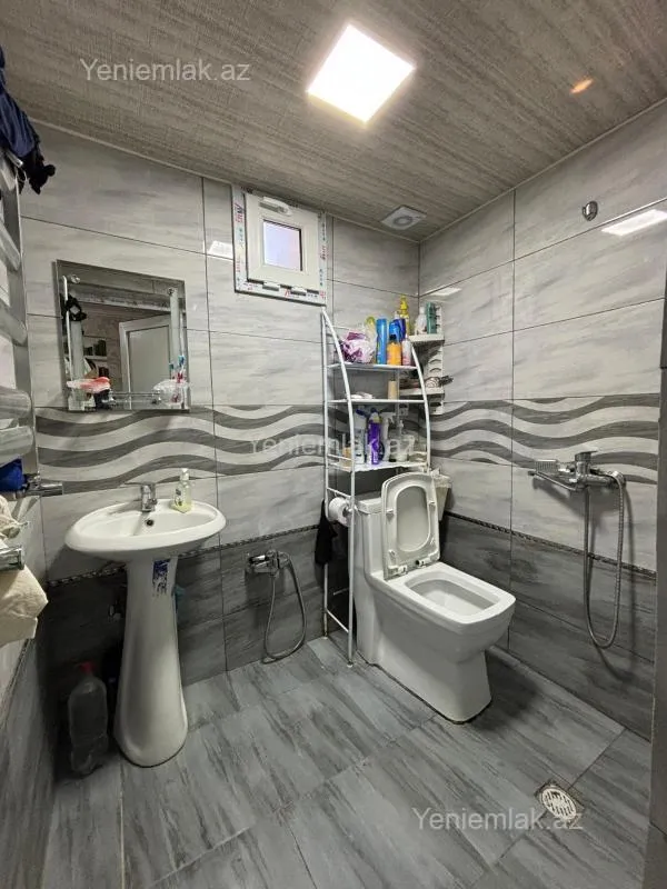 Satılır 7 otaqlı həyət evi 220 m²