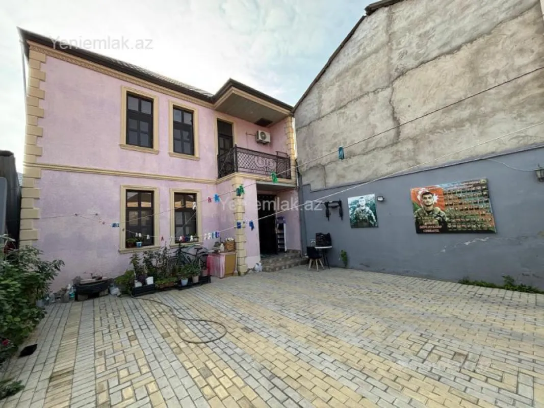 Satılır 7 otaqlı həyət evi 220 m²