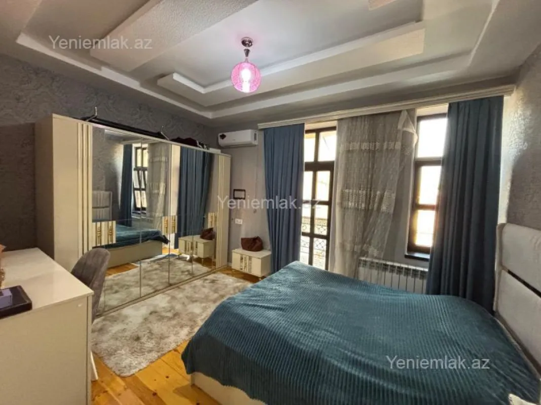 Satılır 7 otaqlı həyət evi 220 m²