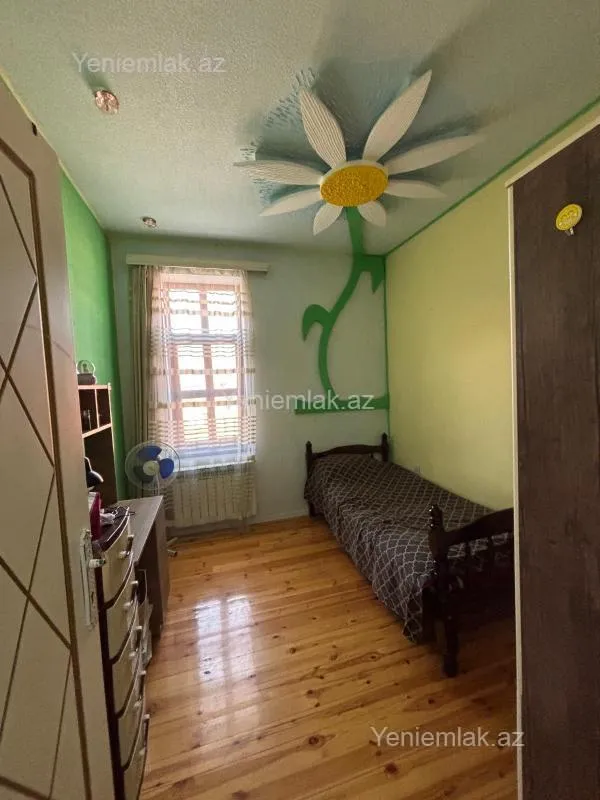 Satılır 7 otaqlı həyət evi 220 m²