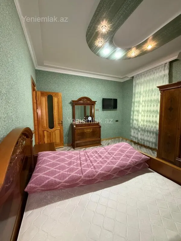 Satılır 5 otaqlı həyət evi 220 m²
