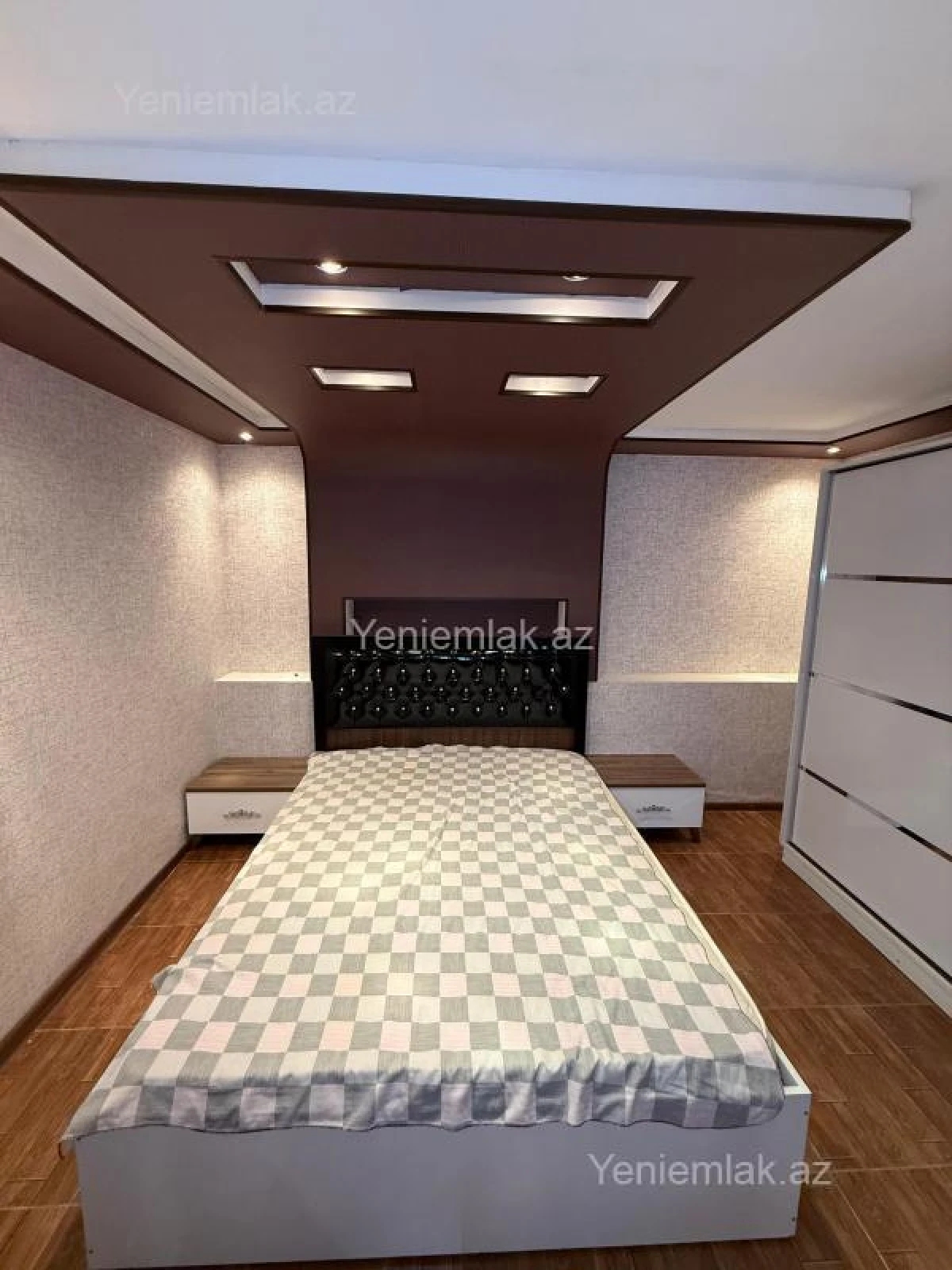 Satılır 5 otaqlı həyət evi 220 m²