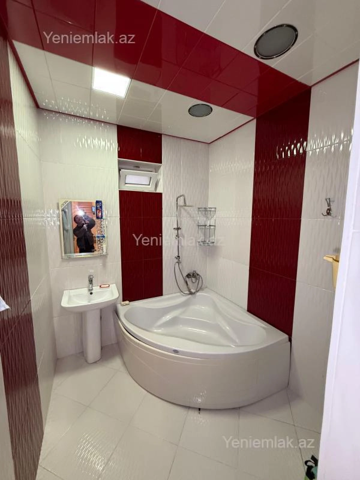 Satılır 5 otaqlı həyət evi 220 m²