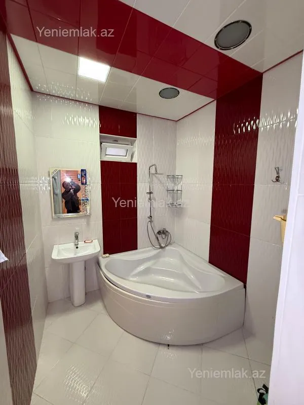 Satılır 5 otaqlı həyət evi 220 m²