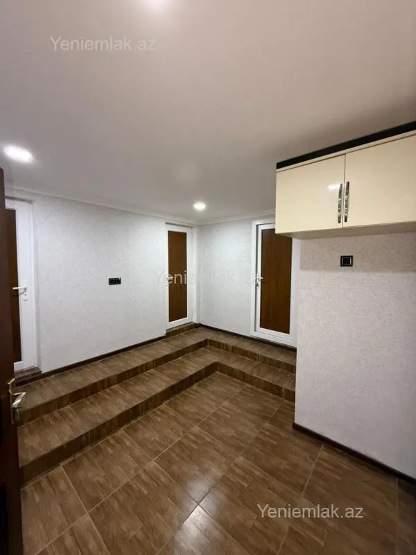 Satılır 5 otaqlı həyət evi 220 m²