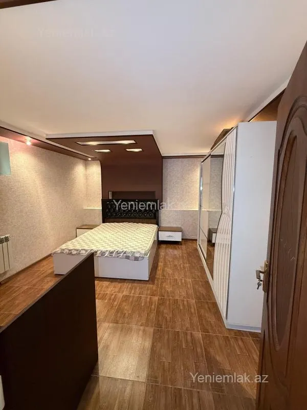 Satılır 5 otaqlı həyət evi 220 m²