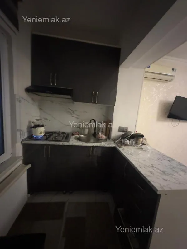 Satılır 1 otaqlı köhnə tikili 40 m²